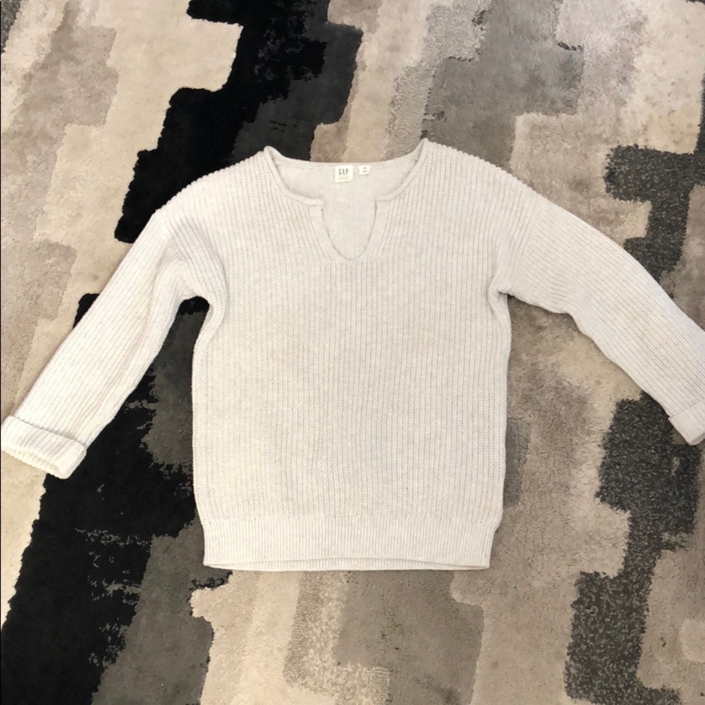Gap sweater